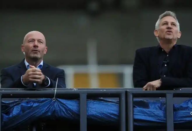 On the topic of Liverpool and Manchester United in the front three argument, Alan Shearer and Gary Lineker disagree.