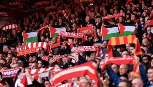 When a Liverpool supporter was asked to put away the Palestine flag during a match against Nottingham Forest, the crowd retaliated.