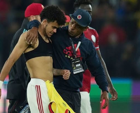 Colombian authorities are willing to reward anyone with information on the father of Liverpool player Luis Diaz with two million pesos.